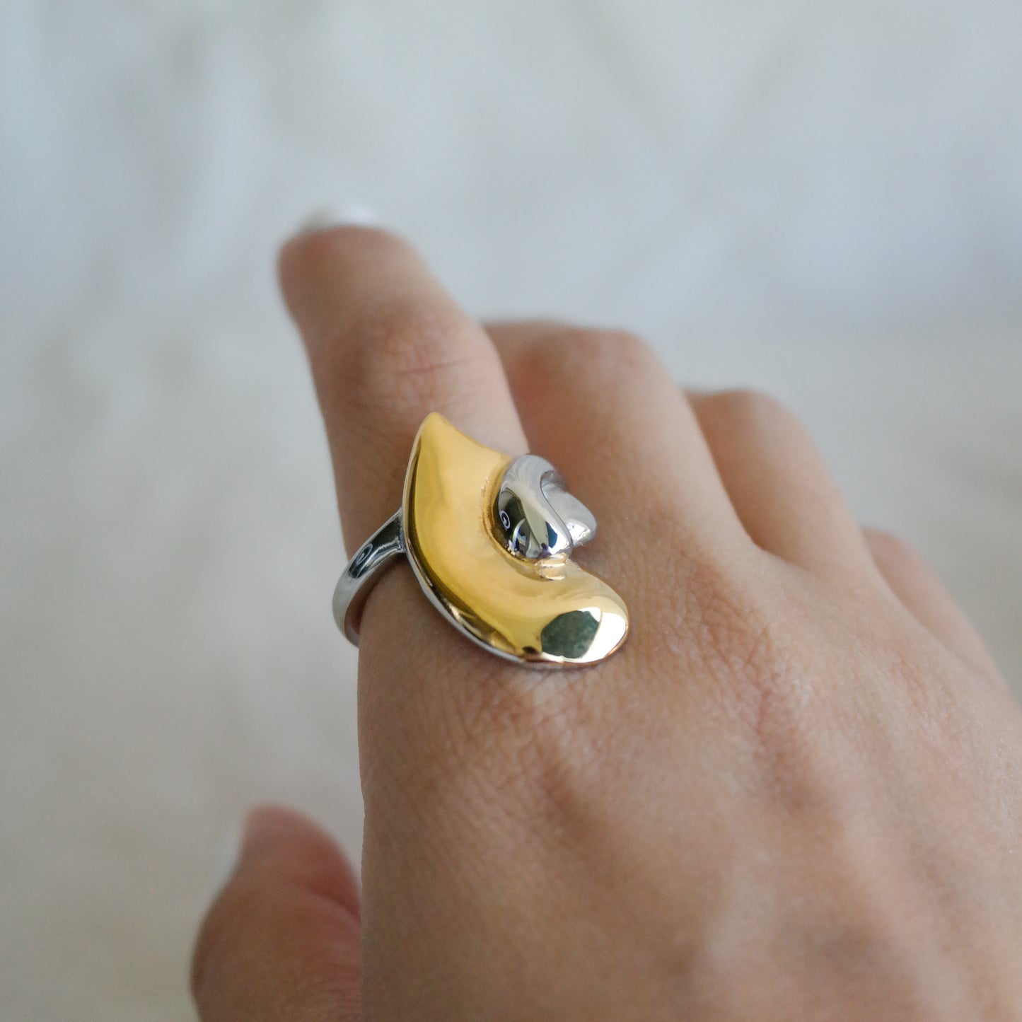 Anillo Irina