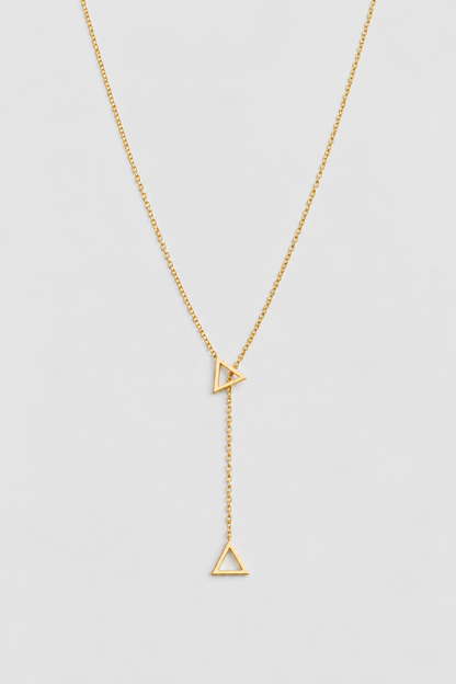 Collar triangulo