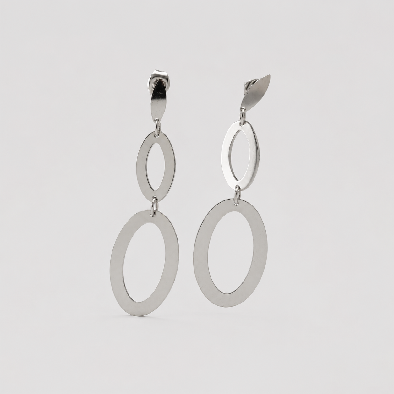 Pendientes Carlota dorados de acero inoxidable