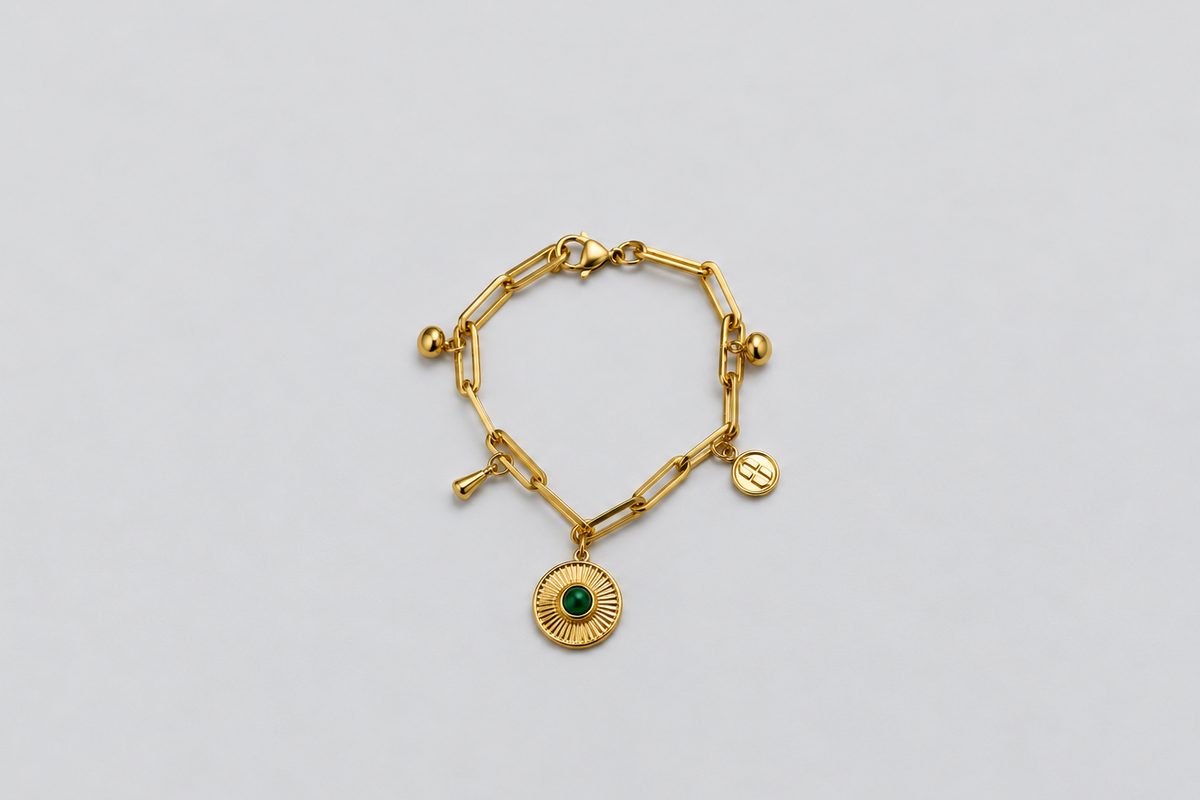 Pulsera de acero inoxidable con medallón verde