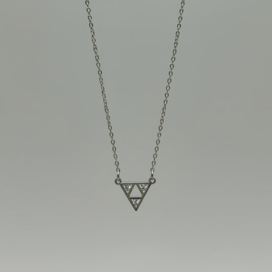 Collar Triángulo